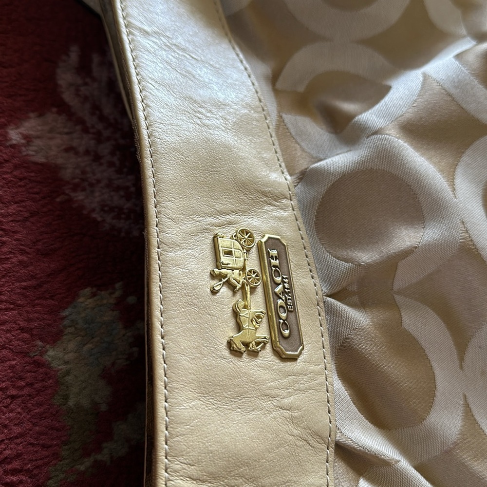 Purse - Picture 3 of 4